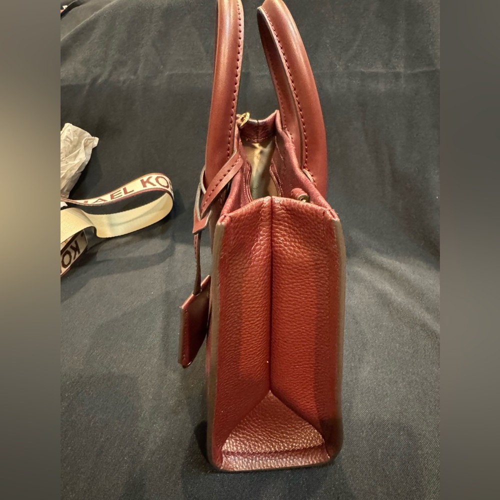 Michael Kors Maroon Handbag w/Beige Guitar Strap
NWOT Small Tote - Picture 6 of 8